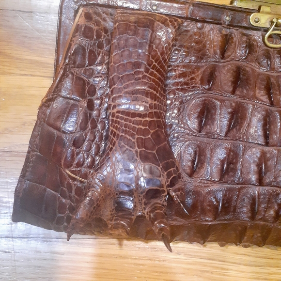 VINTAGE 1990S BROWN ANTIQUE  HORNBACK ALLIGATOR PURSE WITH PAWS OS - Picture 8 of 10